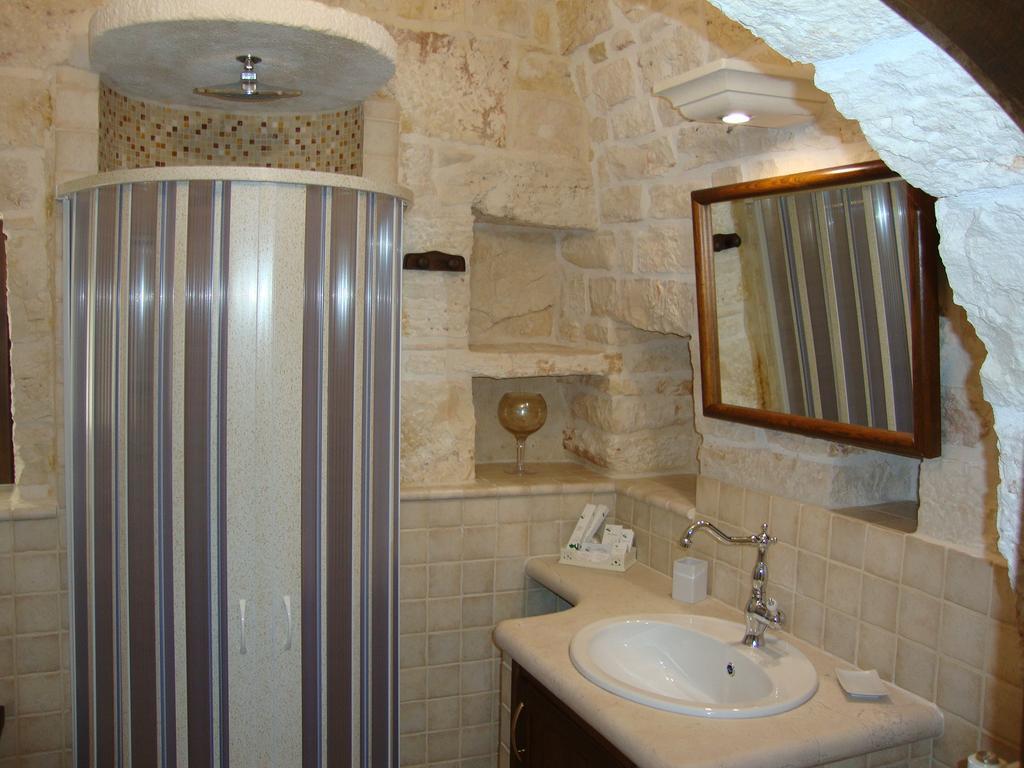 Trulli Isago Bed & Breakfast Locorotondo Eksteriør bilde