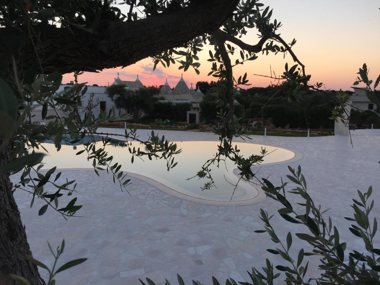 Trulli Isago Bed & Breakfast Locorotondo Eksteriør bilde